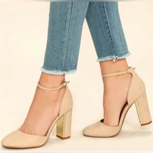 Brand new cream and gold lulus heels! Size 7
